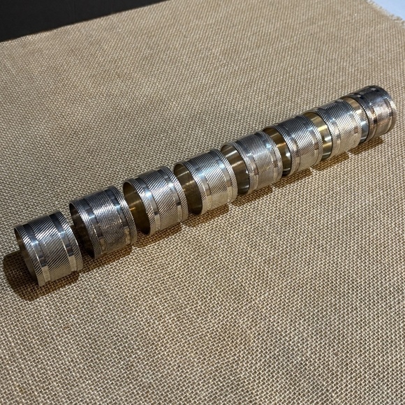 Napkin Rings Silver Colored Tone Modern Set of 8 Heavy Contemporary - Picture 1 of 8